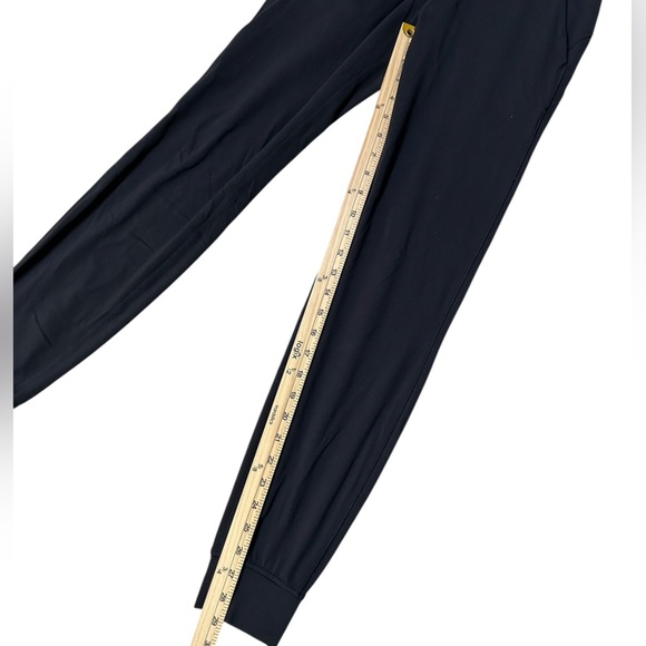 Lululemon Ready To Rulu Pant in Black, Size 2, W5BXOS - Picture 8 of 9